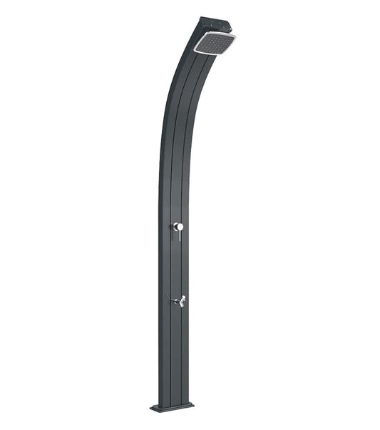 Doccia a riscaldamento solare Arkema A120/7016 Spring Antracite Doccia solare dal design curvo totalmente in alluminio con trattamento anticorrosione Verniciata a polvere Serbatoio con capacità di 30 lt Altezza 224 cm Peso 15kg Con miscelatore e lavapiedi