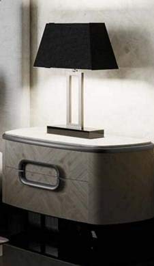 Dafne Italian Design 2 Comodini grigio chiaro lucido, H.51,5XP.50,5XL.75ᄈ. Laccatura gloss esalta e protegge l'essenza del legno