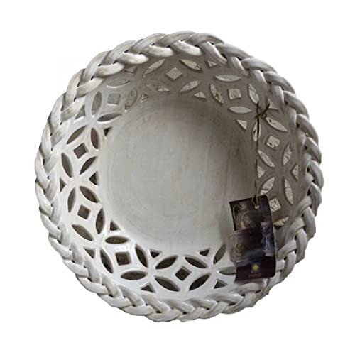 Centrotavola in Ceramica Artistica Italiana, Colore Bianco Antico, Lavorazione Traforata. Dimensioni: h 6.858 ø 32.004 cm