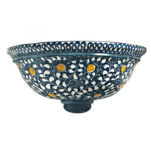 Lampada da parete classica in Ceramica Artigianale Italiana. Dimensioni: ø 29.972 h 19.812 cm.