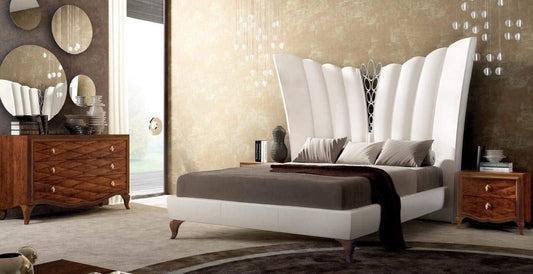 Dafne Italian Design Letto matrimoniale c/giroletto in pelle bianca 182X228X215 - per rete 160x190, 110 Kg, Struttura in legno di abete e multistrato di pioppo, piedi in legno massiccio