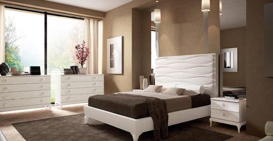 Dafne Italian Design Letto matrimoniale in pelle bianco, c/giroletto bianco, effetto onda, 152X225X208 - per rete 180x200, 90 Kg, Struttura in legno di abete e multistrato di pioppo