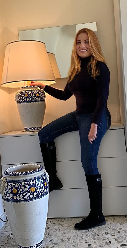 Lampada in ceramica realizzata a mano - Dimensioni: Base h cm 42, Paralume ø cm 50 - Made in Italy