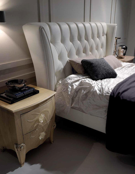 Dafne Italian Design 2 Comodini, legno chiaro, 64X45X56, 70 Kg, Piano-Ante-fianchi-cassetti: impiallacciato c/noce nazionale-Piedi: legno tiglio 100% Made in Italy