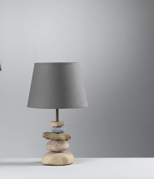 Dafnedesign.com - Lumetto decorato con ciottoli e paralume a sezione di cono - (UL)