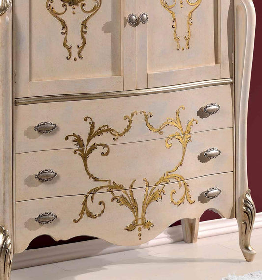 Dafne Italian Design Vetrinetta Stile Classico Noce Laccato Bianco Oro e Argento (cm. L. 107 - P. 40 - H. 120) (TVG)