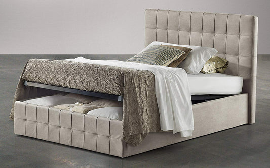 Letto 1 piazza e mezza contenitore con fondo in multistrato. Rivestito in similpelle, comprensivo di rete ortopedica a doghe. cm. 140 x 210 x 116h. (Serie: Dafne-Letti-ST3)