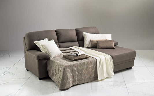 Dafne Italian Design Divano Letto angolare 2 posti con penisola a Destra. Similpelle Effetto Nabuk Elephant (cm. 252 x 160 x 92h)