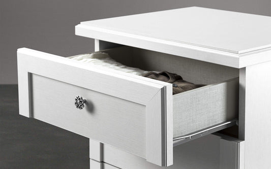 Comodino con 3 cassetti. Bianco larice (cm. 57 x 48 x 62h)