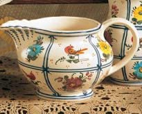 Tazza / brocca in ceramica - Dimensioni: 10,2 × 7 cm h 15,0 cm - Made in Italy.