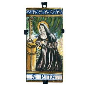 Piastrella in ceramica con gancio raffigurante Santa Rita - Dimensioni: 9,9 x 19,8 cm. Made in Italy.