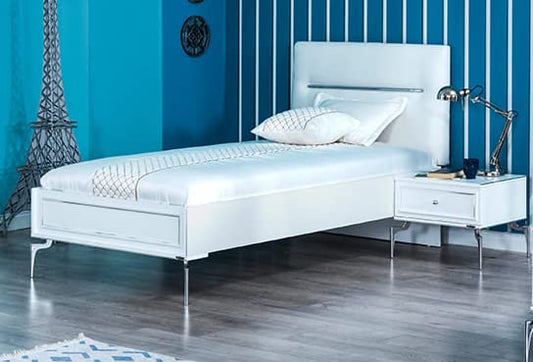 TUTTOCAMERETTE.IT - Cameretta completa per ragazzi bianca stile contemporaneo. Comprende letto, materasso, comodino, armadio, comò, scrivania, sedia, libreria, tappeto arredo [LVT]