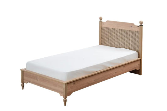 Dafne Italian Design Letto una piazza e mezza Milk colore legno cm. 130 X 108 X 212 comprensivo di materasso cm. 120x200x25