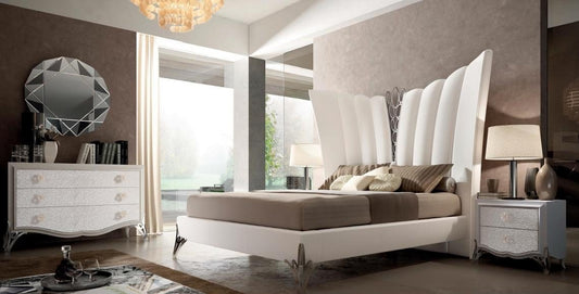 Dafne Italian Design Letto matrimoniale c/giroletto in pelle bianco ghiaccio, 186X238X266 - per rete 180x200, 110 Kg. Struttura in legno di abete e multistrato di pioppo