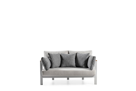 Dafne Italian Design Salotto da giardino uso professionale, in alluminio bianco, cuscini grigi. n.1 divano 2 posti, n.2 poltrone, n.1 tavolino.
