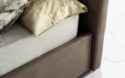 Dafne Italian Design Letto 1 piazza e mezza contenitore rivestito in similpelle, marrone, rete ortopedica a doghe in legno140x210x116h cm.