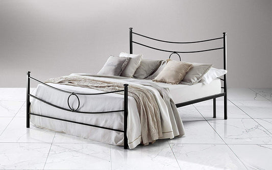 Letto matrimoniale in ferro battuto. Non ? comprensivo di rete. cm. 172 x 204 x 118h. (Serie: Dafne-Letti-ST16)