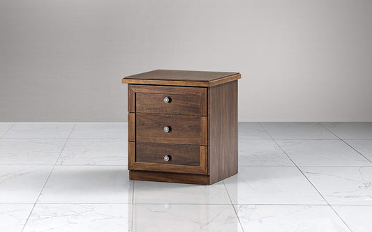 Dafne Italian Design Comodino con 3 cassetti. Effetto Noce (cm. 57 x 48 x 62h)